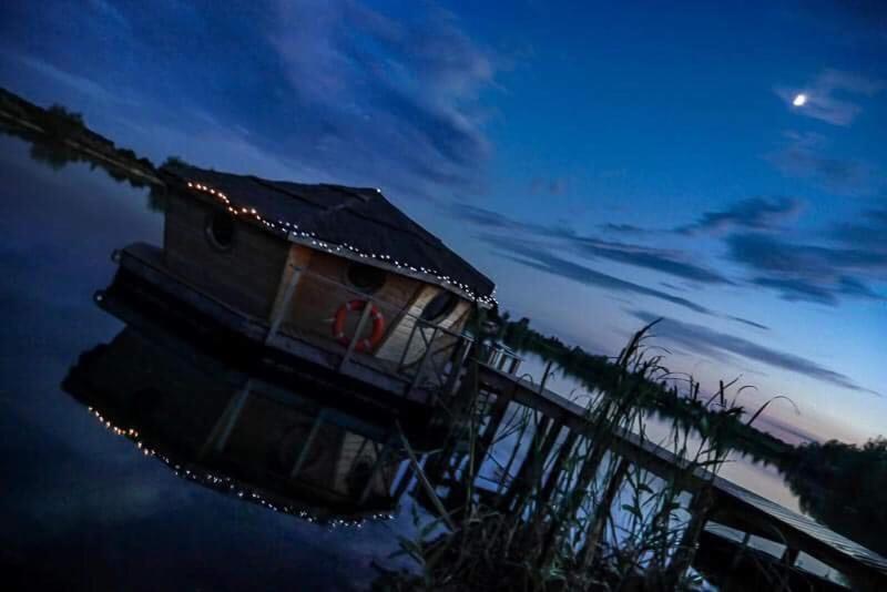 Cabane Flottante Millenium Varanges Exterior foto