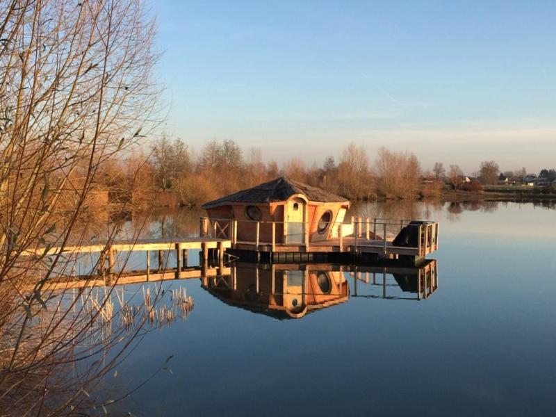 Cabane Flottante Millenium Varanges Exterior foto